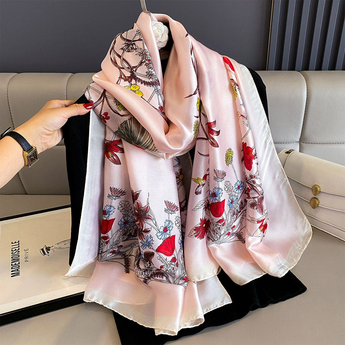 Большой шелковый атласный шарф – обзор и цена Embroidery Shawl