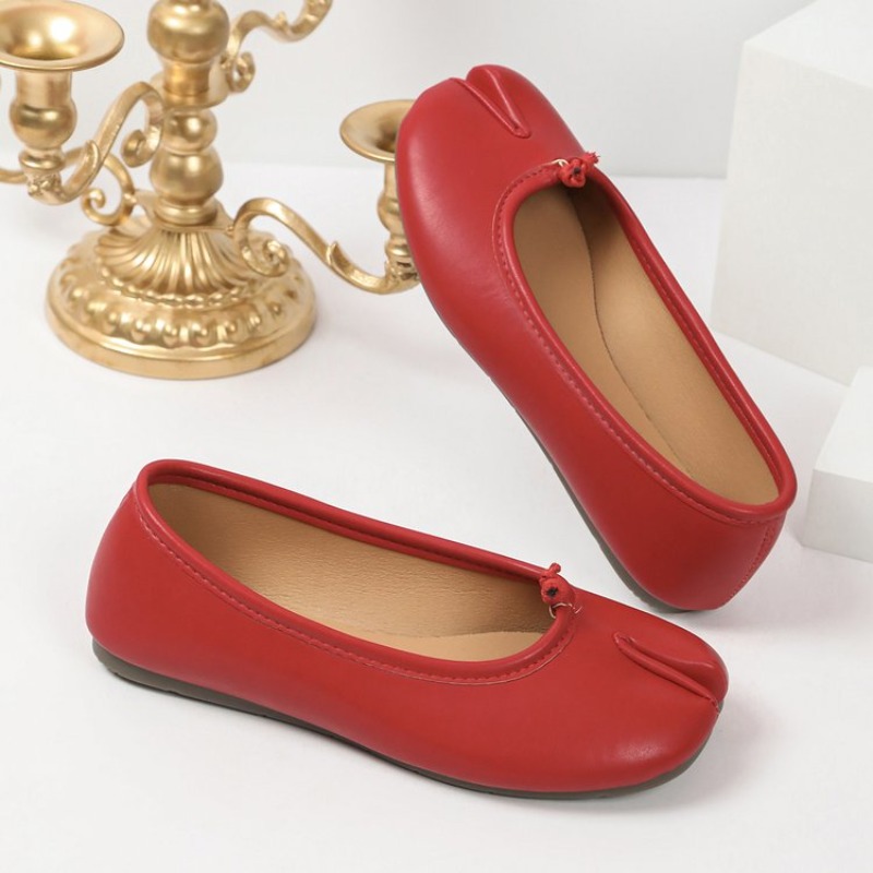 Женские балетки с раздвоенным  – обзор и цена Embroidery Flat Shoes