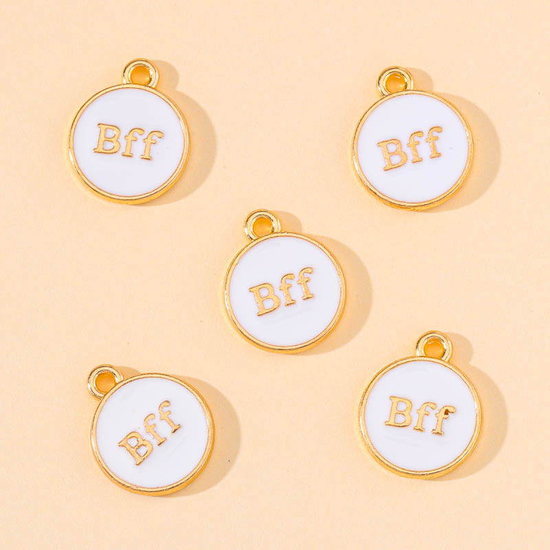 Подвеска из сплава с буквами B – обзор и цена Embroidery Charm